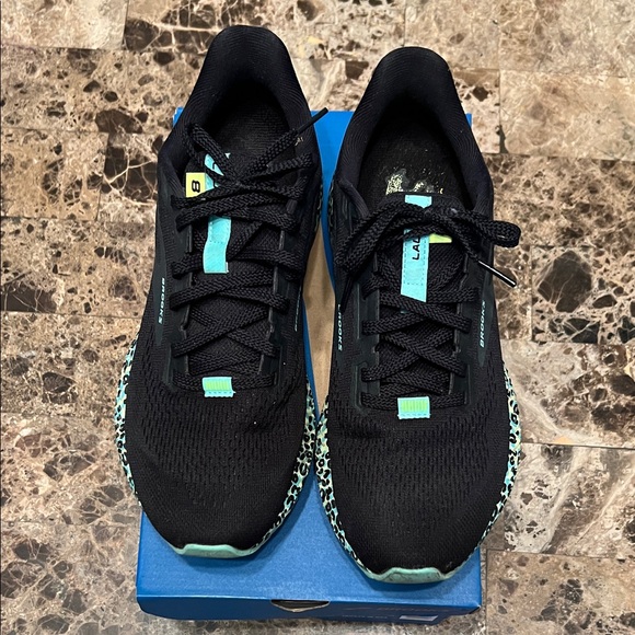 Brooks Black and Aqua Running Shoes - Picture 2 of 4